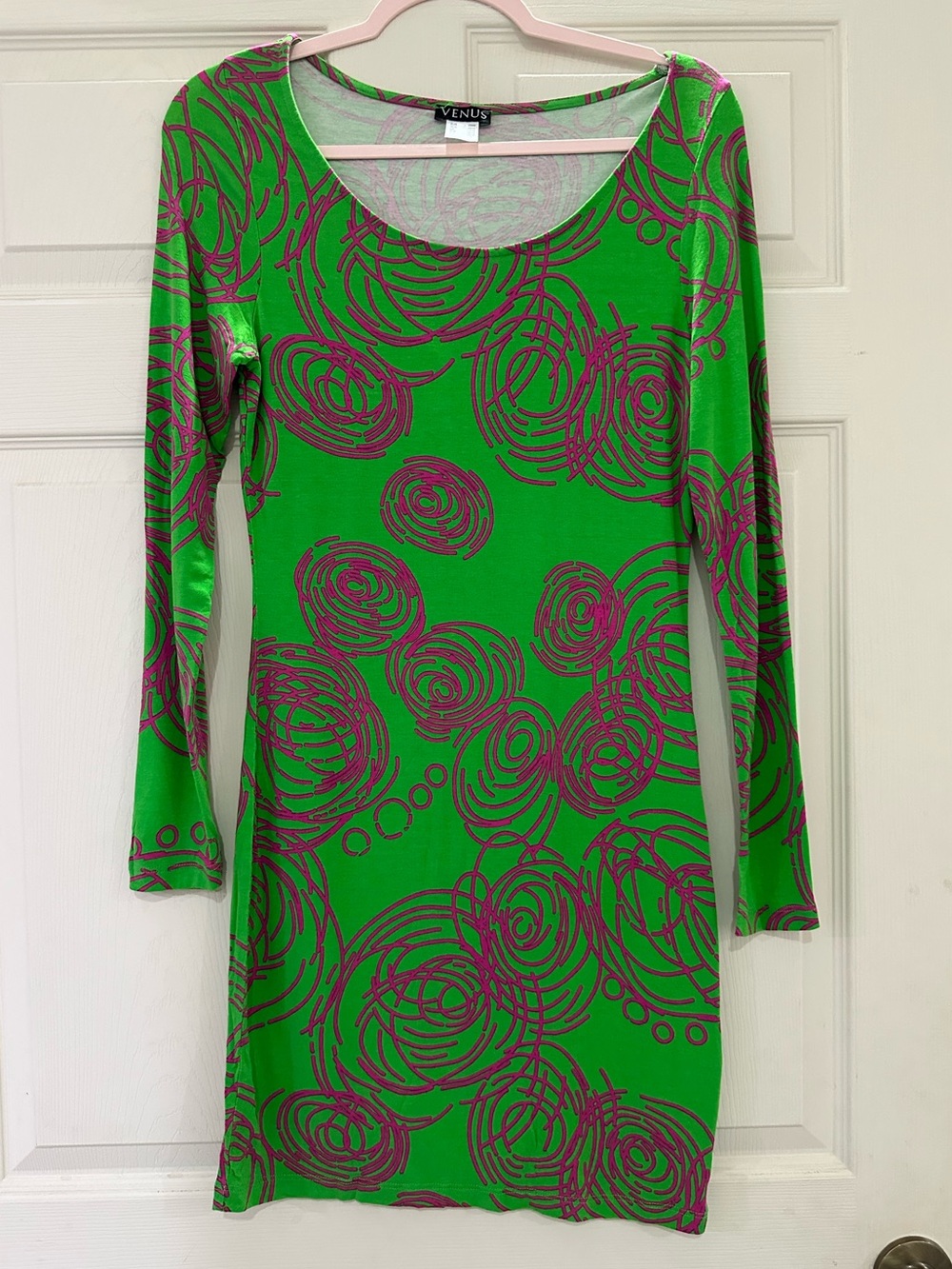 VENUS Green & Pink Long-Sleeve Scoop-Neck Graphic Sheath Dress